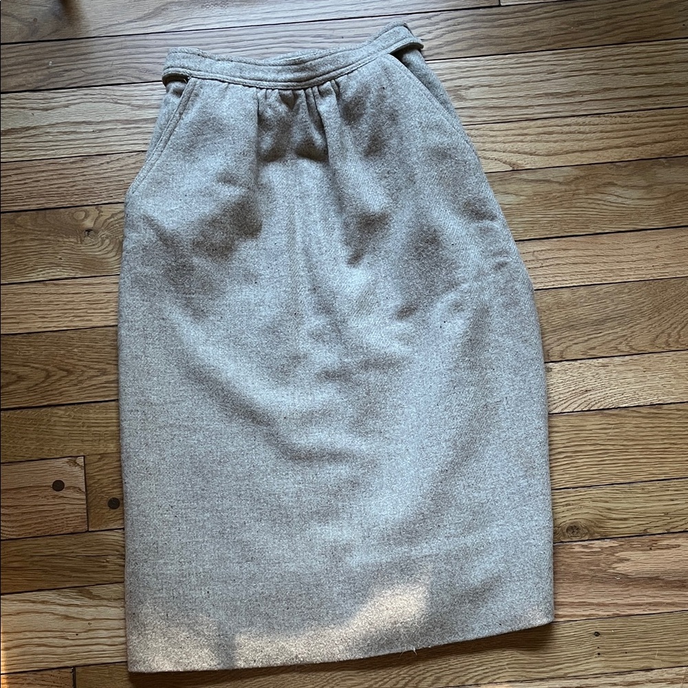 Authentic 1970s Ellen Tracy Wool  Pencil Skirt, Light Brown, Junior Size 7/8